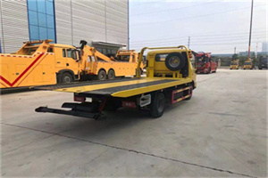 巴塘非事故拖车